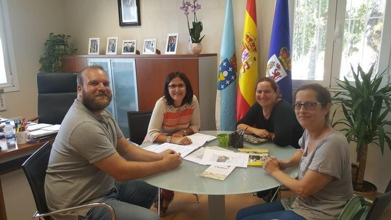 De izquierda a derecha, Víctor Muñiz, Ana Villarino, Beatriz Comendador y Beatriz Vaquero.