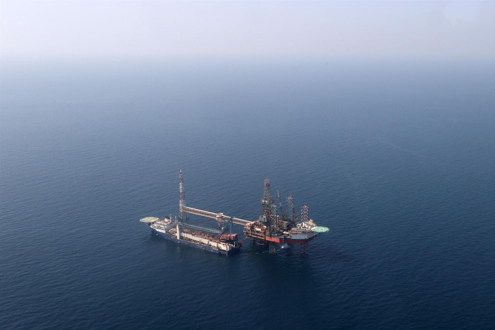 Irán denuncia ataques al yacimiento de gas de South Pars y avisa de una "guerra económica total".