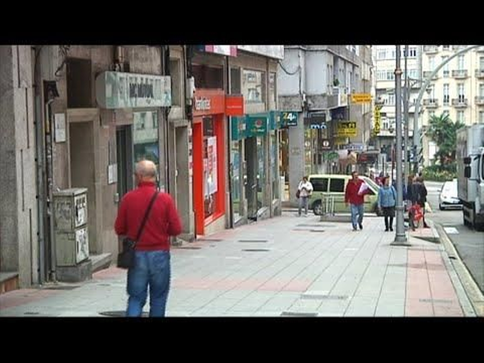 Cerca de 27000 ourensanos tienen que cambiar de concello para ir al banco