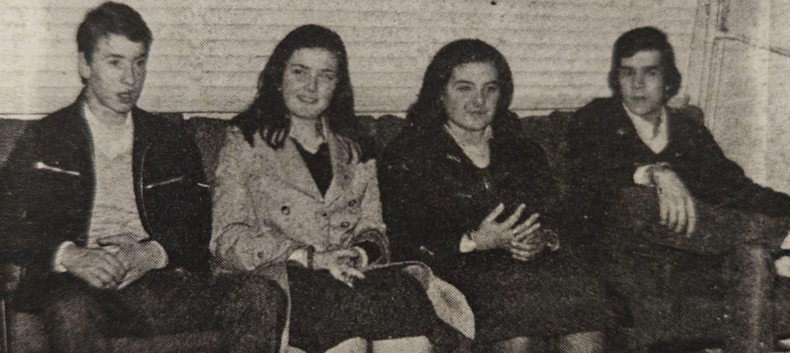 De izquierda a derecha, Andrés González Castro, Mari-Carmen Rodríguez, Mari-Nieves González y Urbano López.