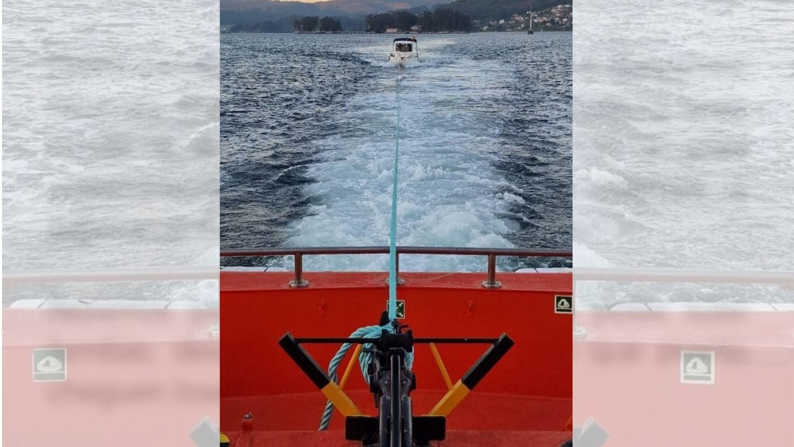 Remolcan una embarcación que se quedó a la deriva cerca de la isla de San Simón.