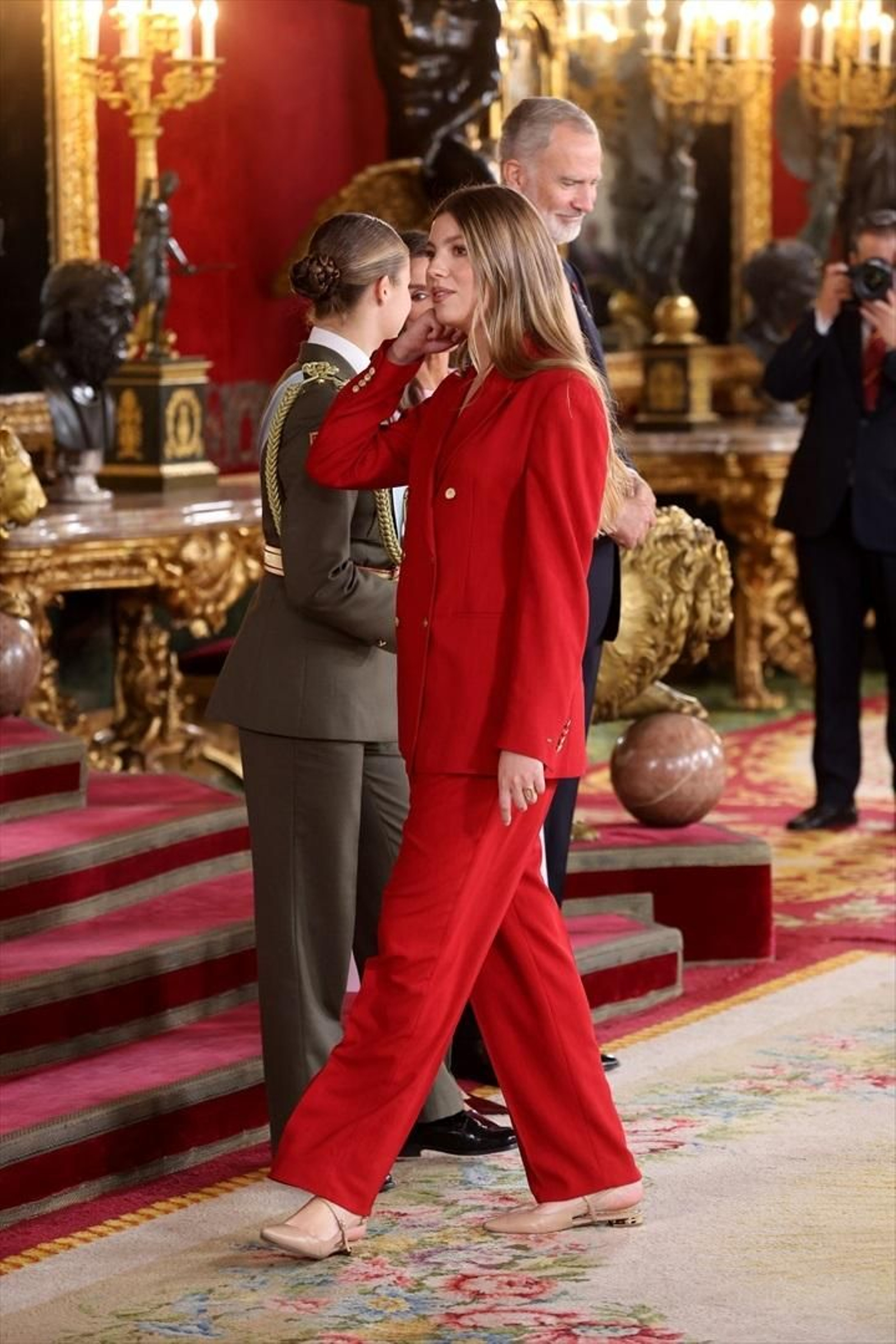 Galería | Los reyes, la princesa Leonor y la infanta Sofía presiden la recepción del 12 de octubre