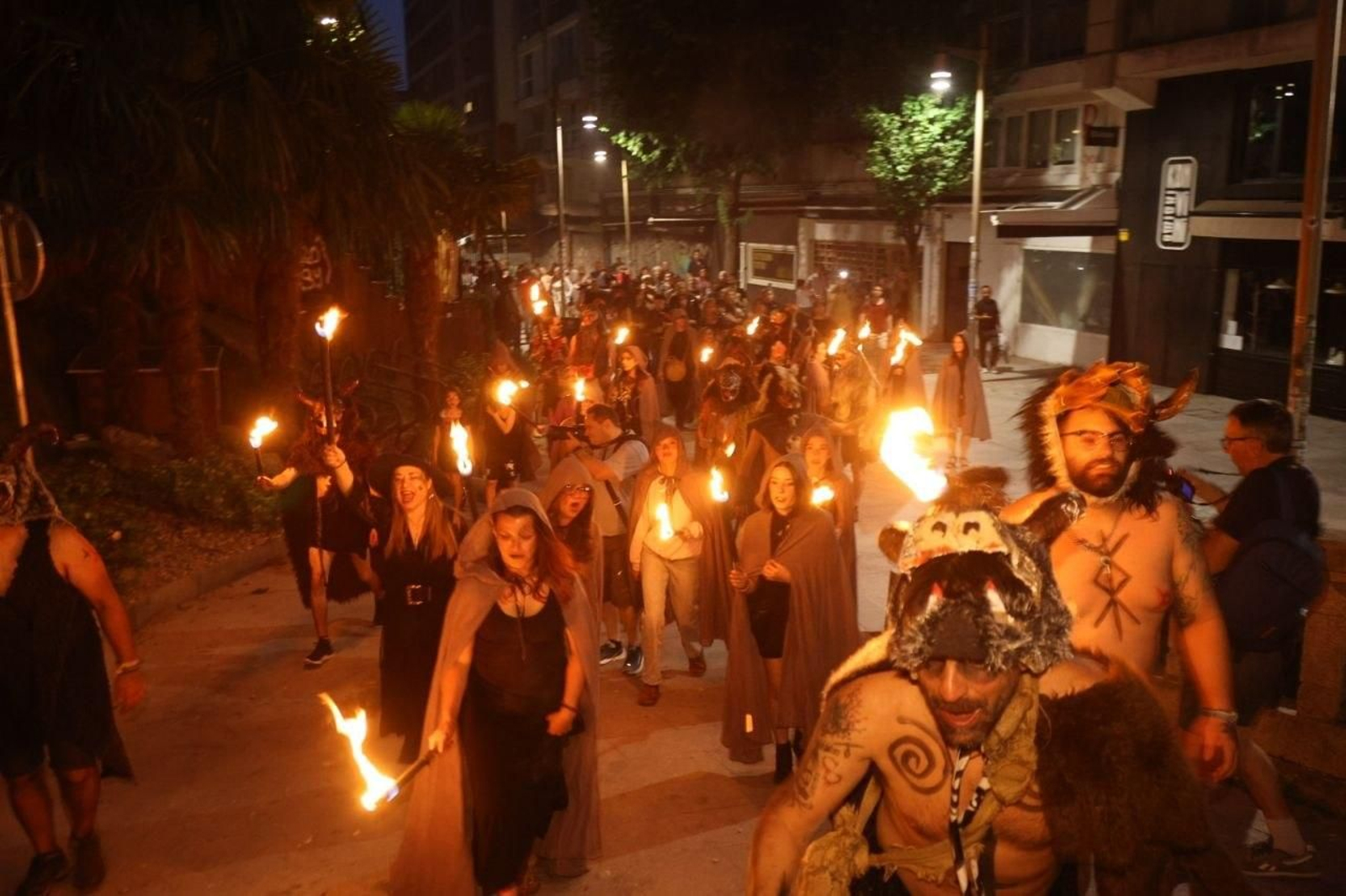 Galería | Las hogueras de San Xoán encienden Vigo y su área