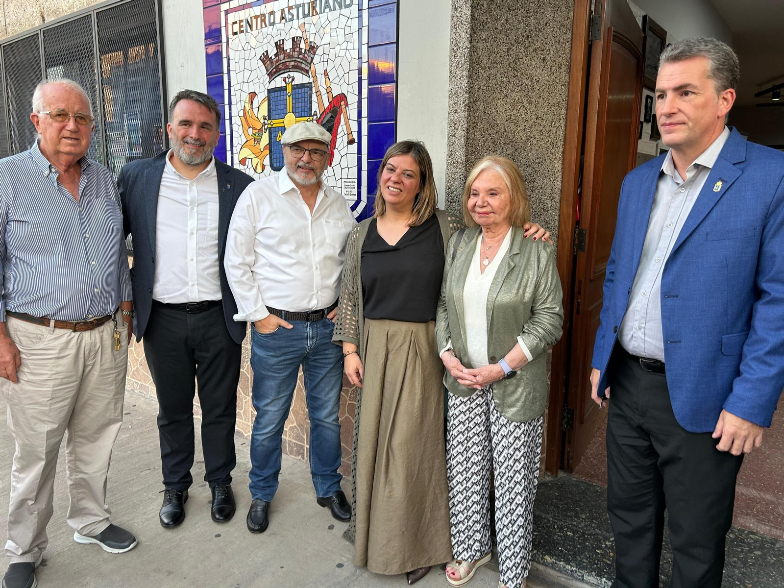 Gimena Llamedo durante su visita al Centro Asturiano de Lanús