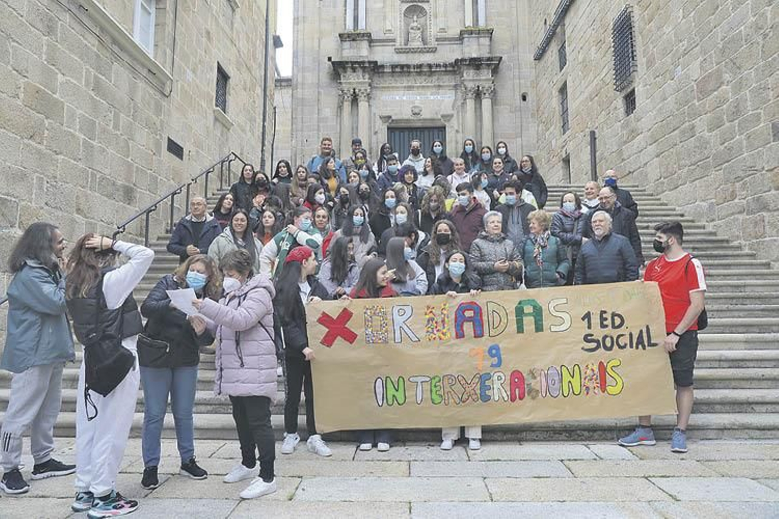 El acto arrancó en la Praza Maior, donde se leyó un manifiesto para que “la edad no sea una barrera”.