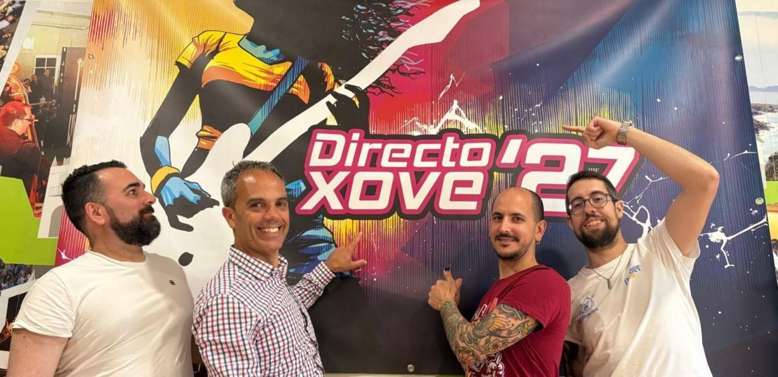 Jonny y Gestido con los miembros de Beerrinchos, Pablo y Román, en la presentación de Directo Xove.