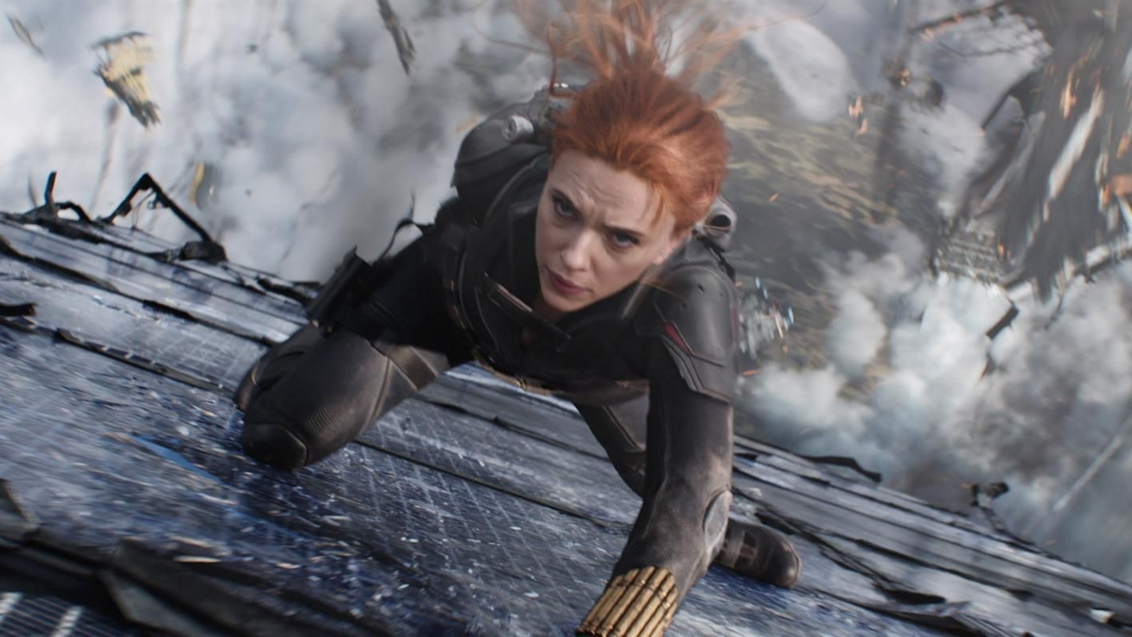Fotograma cedido por Marvel Studios donde aparece Scarlett Johansson como Black Widow, durante una escena de la película