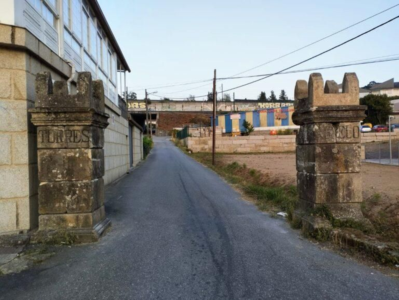 Imagen de las Torres Agrelo tras la reparación de los propietarios.