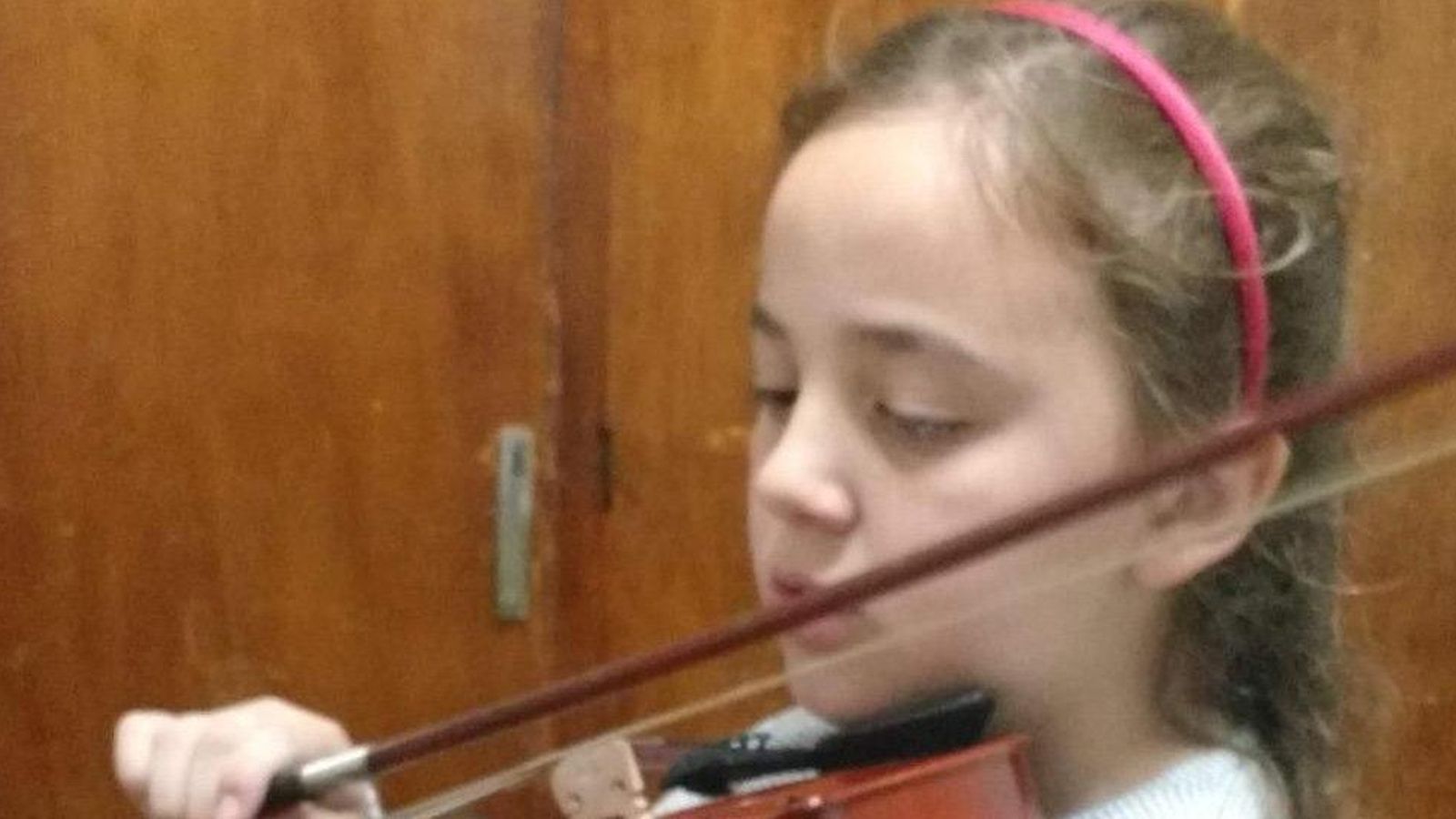 Martina-tocando-el-violín-web