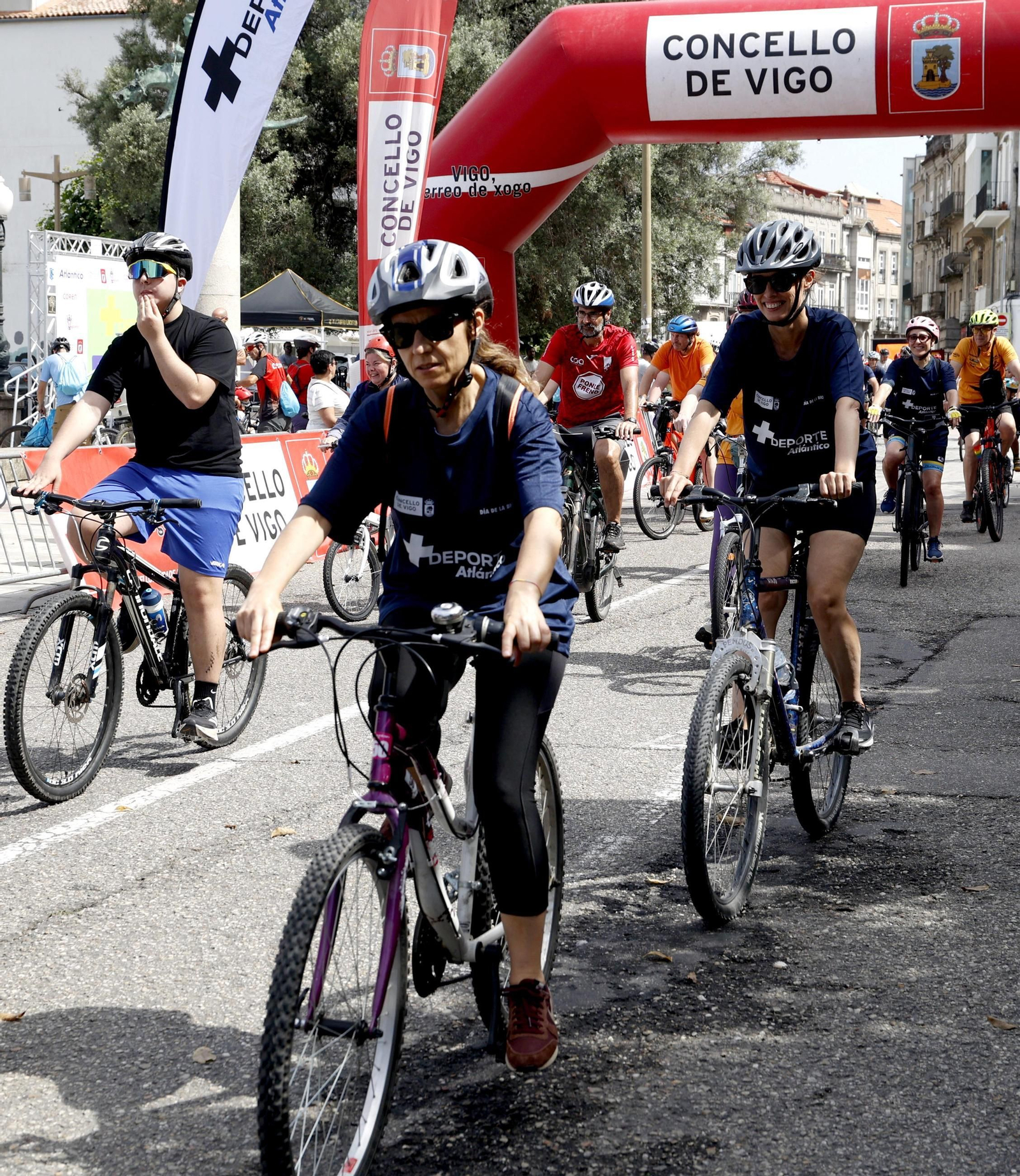 Galería | El ciclismo toma Vigo con la primera edición del Día de la Bici de Atlántico