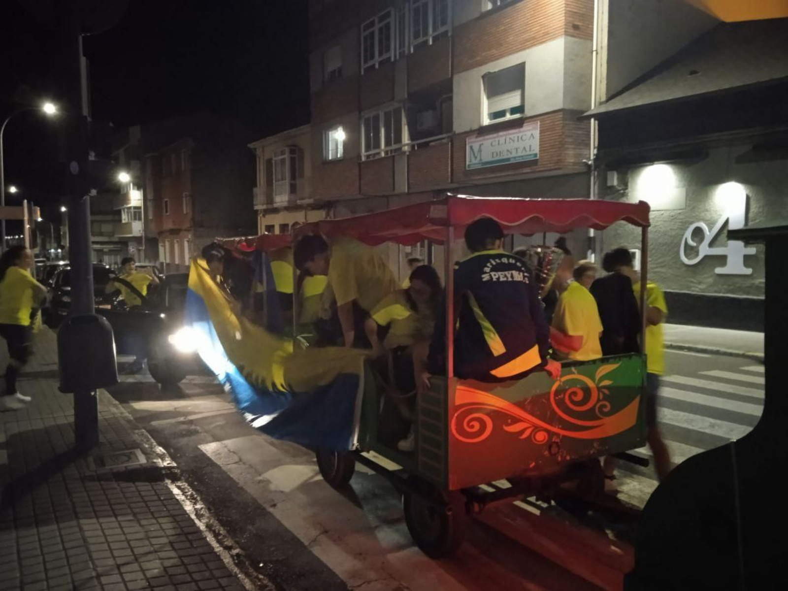 La plantilla del Rúa - Valdeorras celebra el título de la Copa Diputación