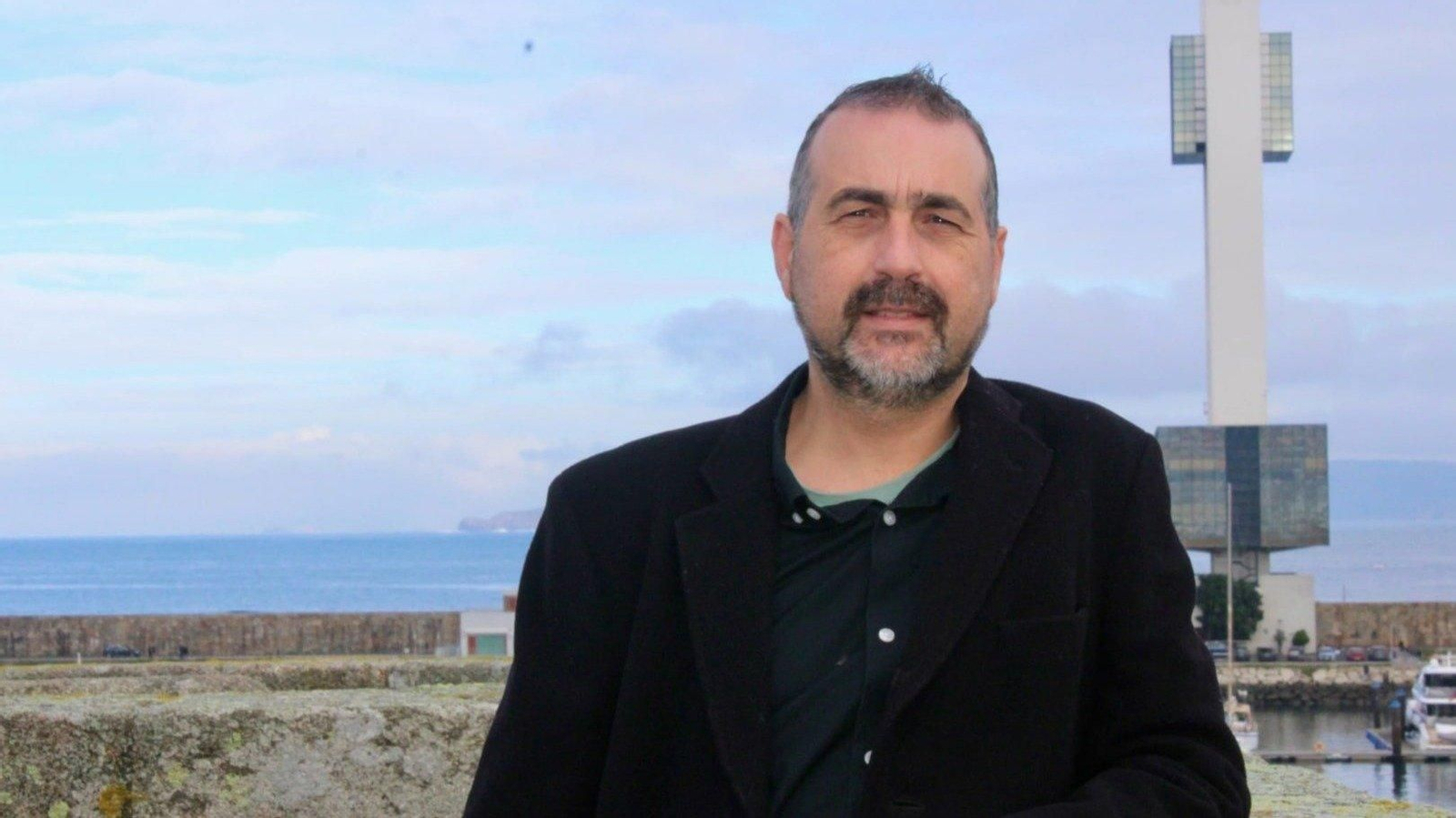 O escritor Rober Cagiao.