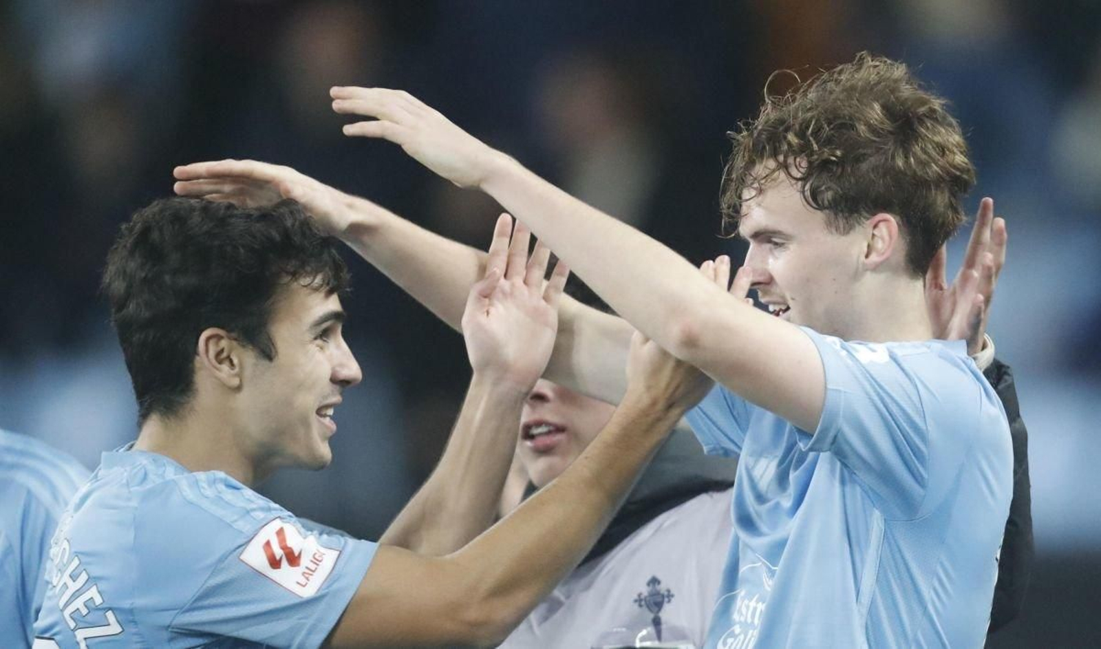 Williot, celebrando el gol que dio la victoria al Celta, la tercera de la temporada, ante 21.000 espectadores en Balaídos, segunda mejor entrada.