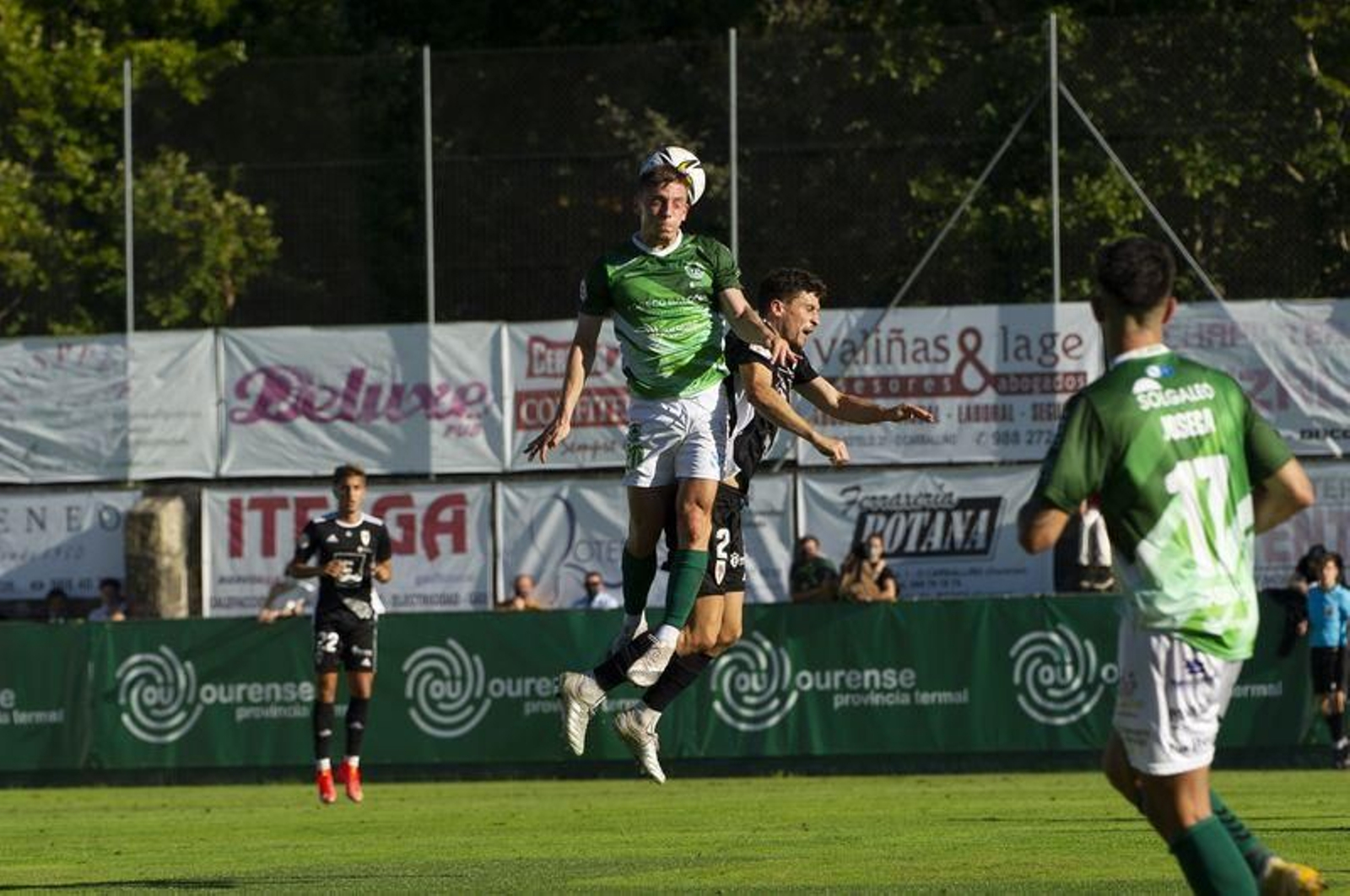Partido entre el Arenteiro y el Compostela.