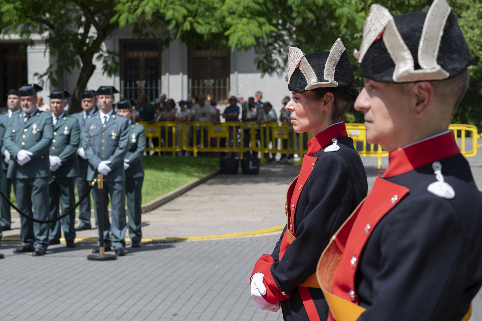 Galería | O Barco de Valdeorras se vuelca con el 182 aniversario de la Guardia Civil