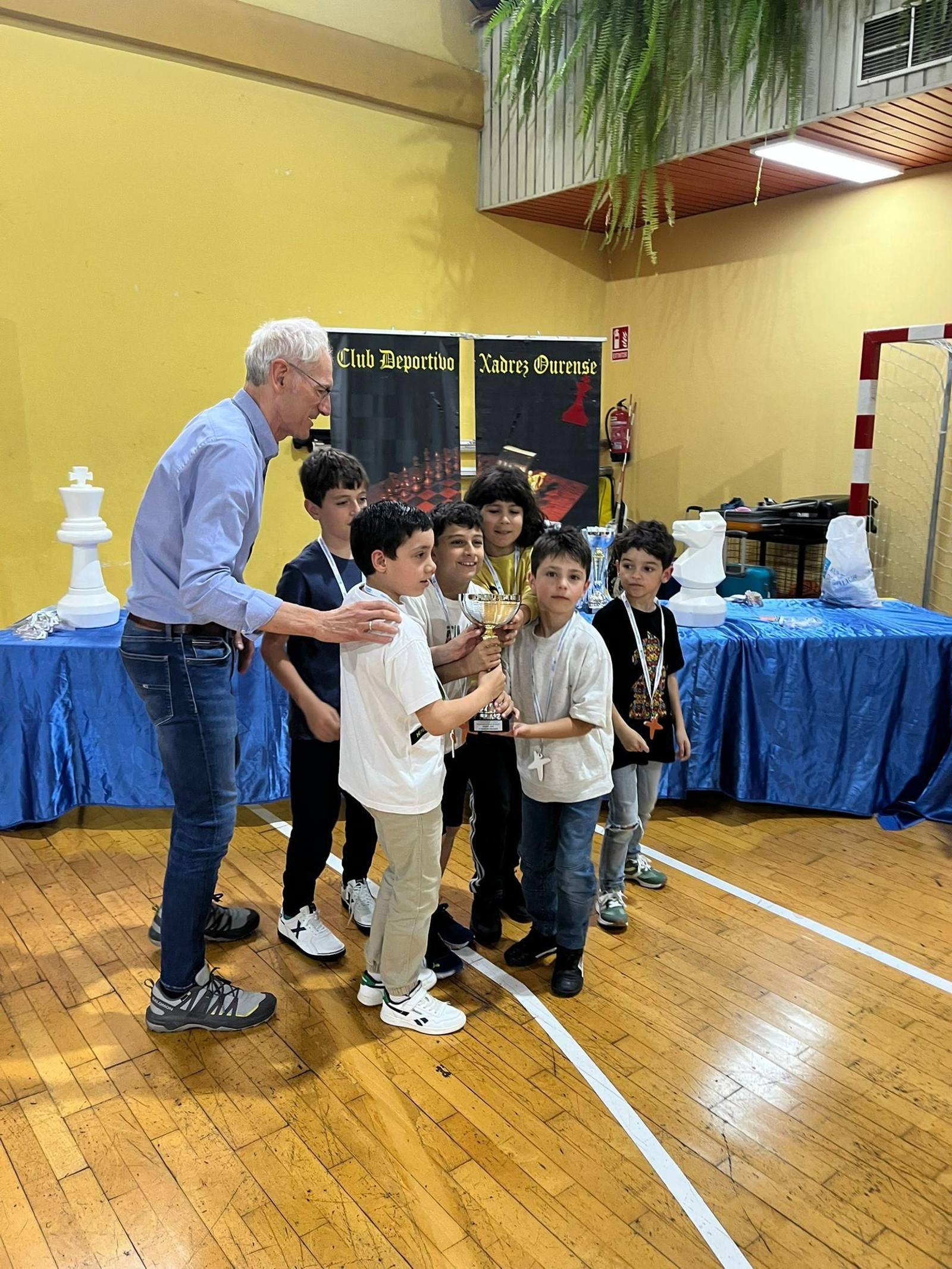 Galería | La final provincial escolar de ajedrez llena el Pazo, en imágenes