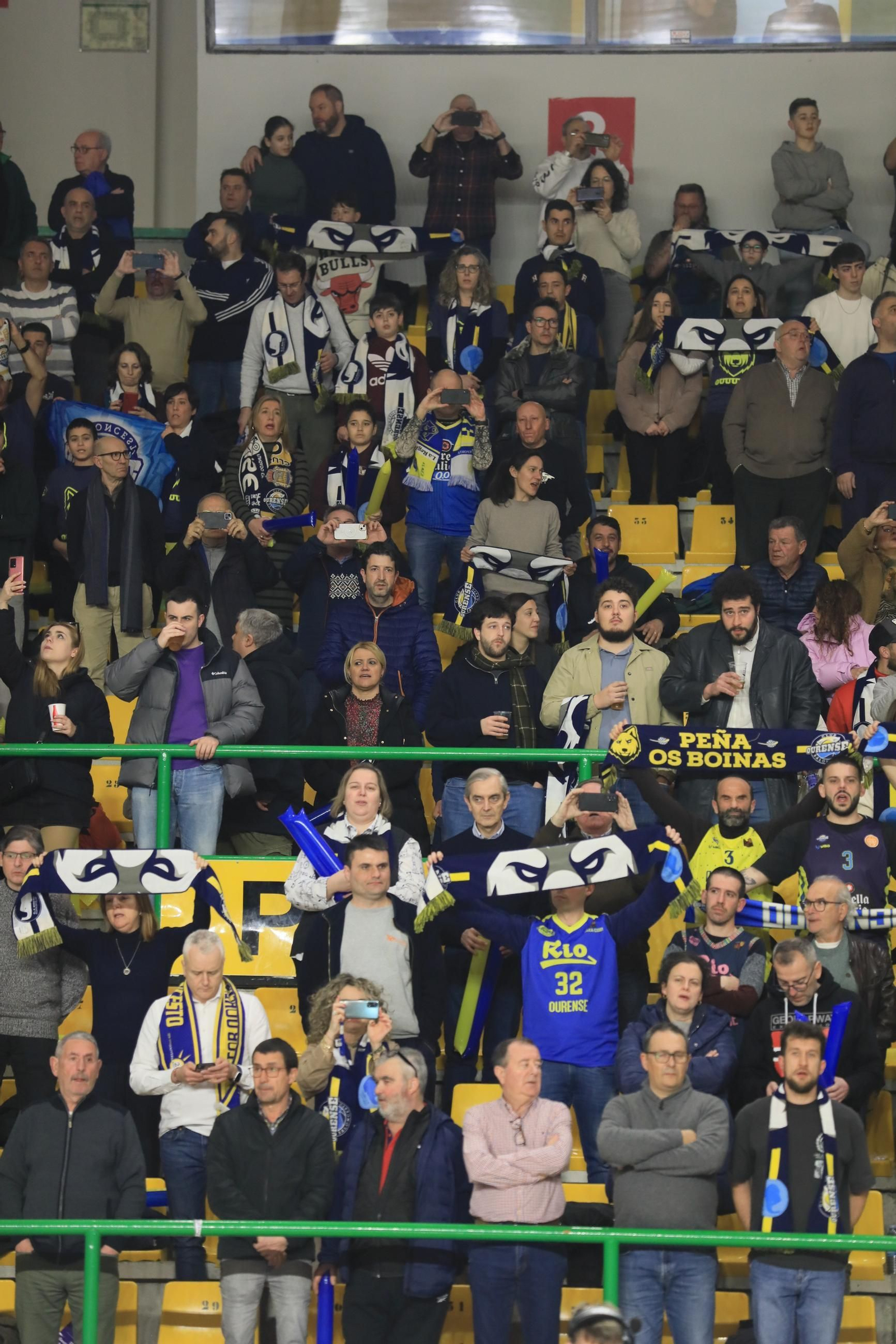 Galería | El Pazo, a reventar para el derbi COB-Obradoiro