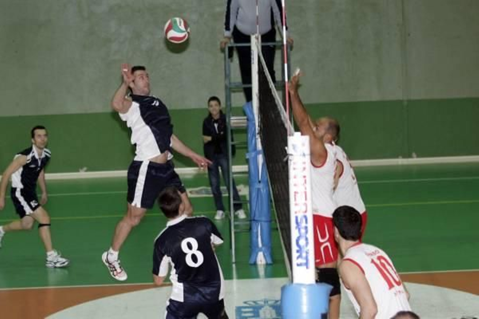 El Uorsa Vigo y su filial disputaron la final celebrada en el Barrio de las Flores coruñés. Foto: Deporte Campeón
