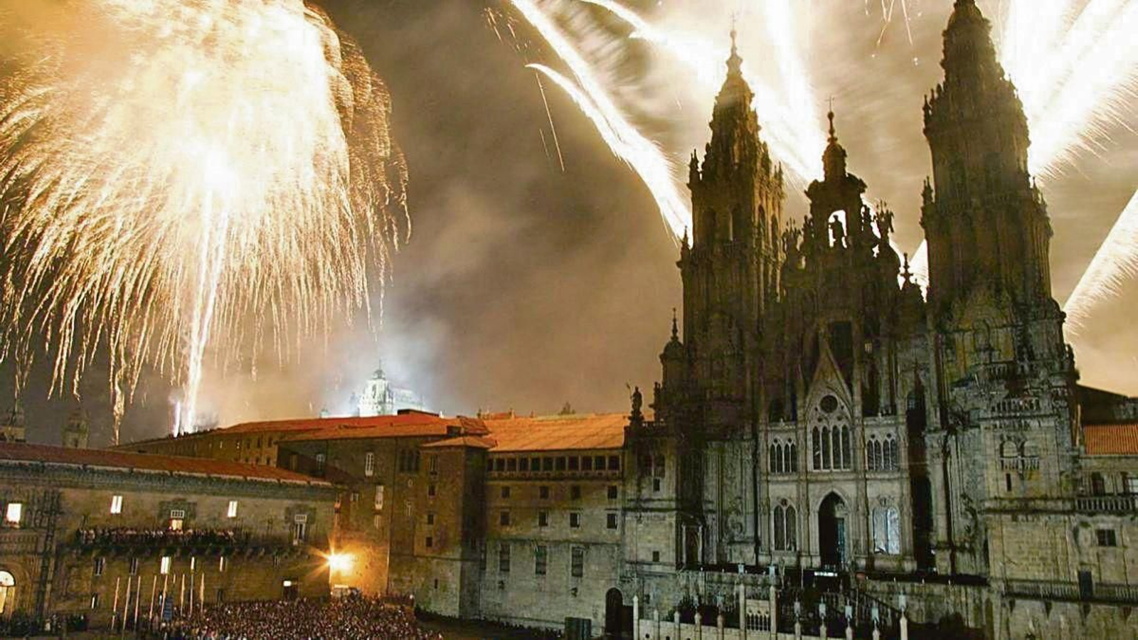 Fuegos del Apóstol en la Catedral de Santiago de Compostela.