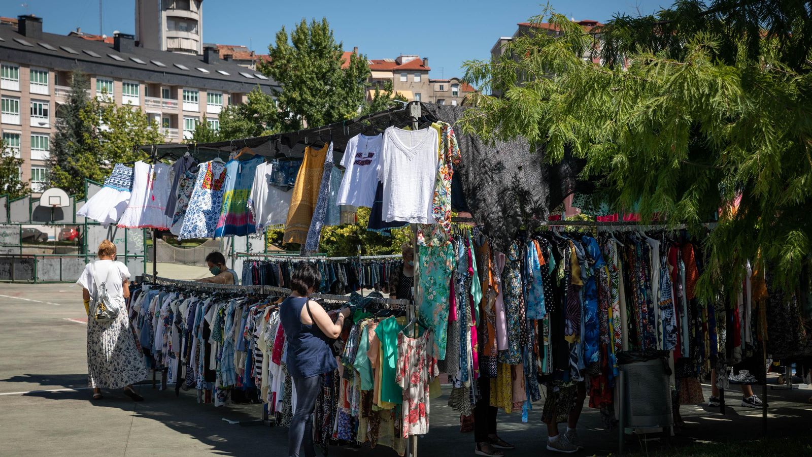 OURENSE (PARQUE BARBAÑA). 27/07/2020. OURENSE. Feira en Ourense. FOTO: ÓSCAR PINAL 