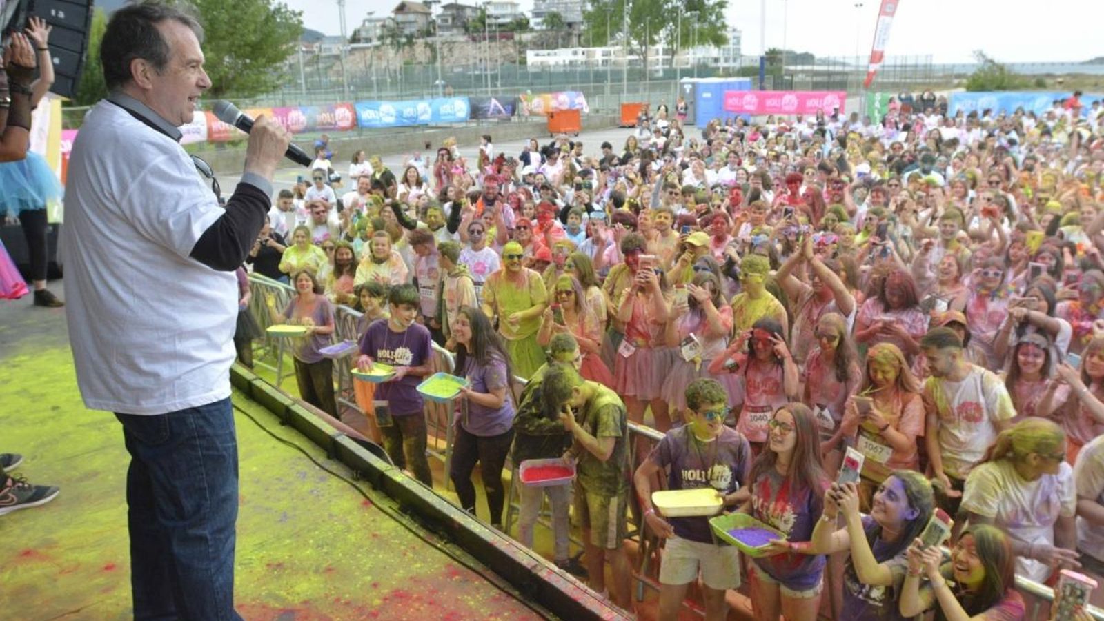 Abel Caballero animó la fiesta y dio la cuenta atrás para la salida de la carrera.