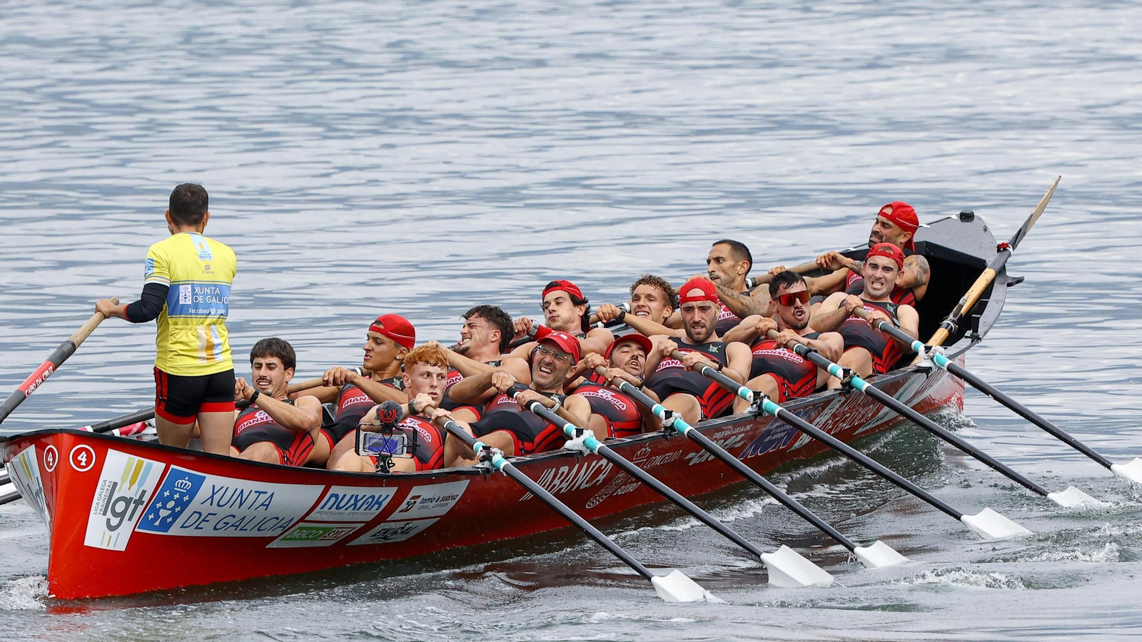 Galería | Emocionante bandera de traineras en Redondela