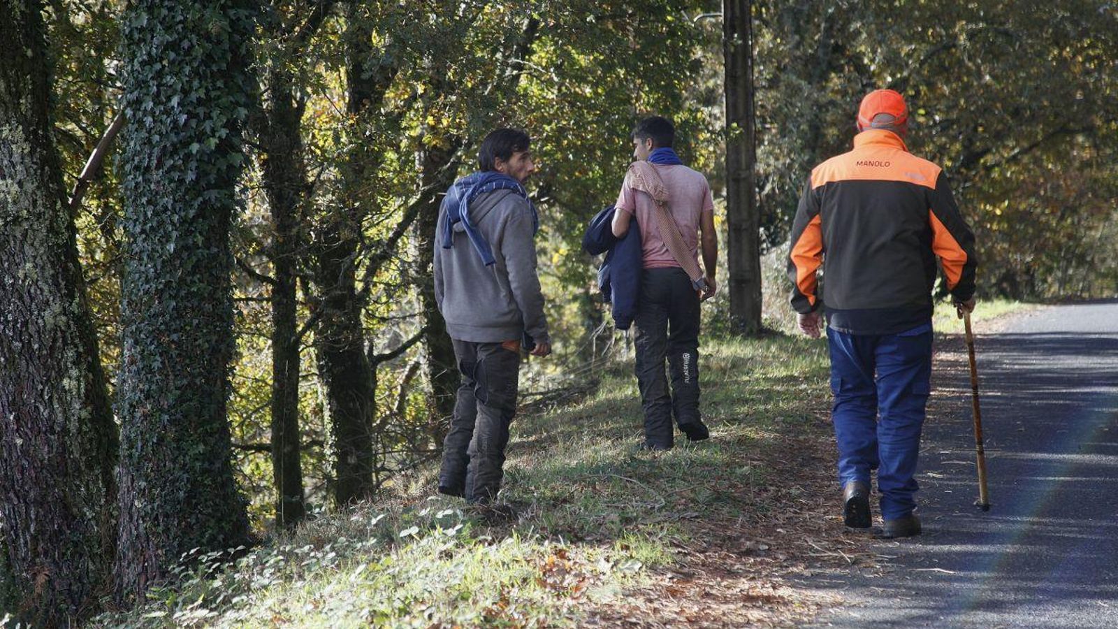 Voluntarios recorriendo los pueblos cercanos a Rubillón.