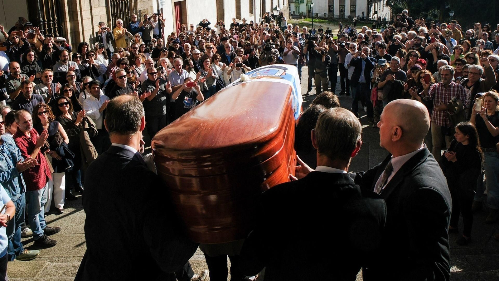 Multitudinario funeral de Beiras no Museo do Pobo Galego en Santiago.