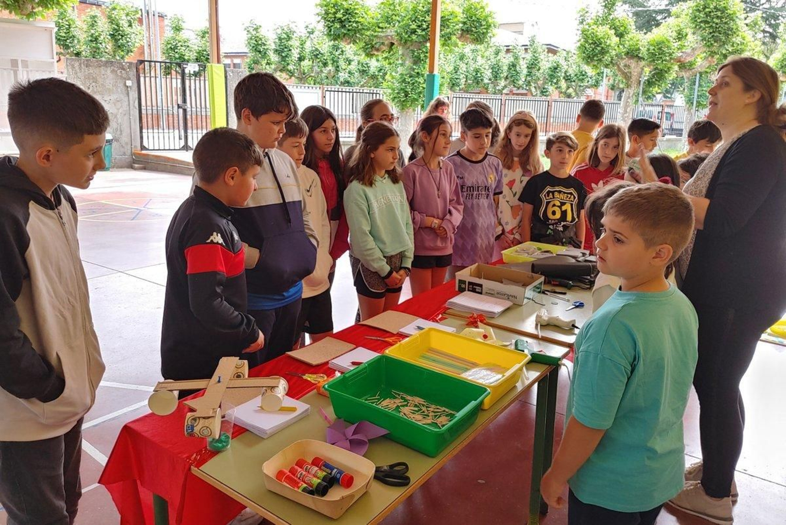 Feira de proxectos de enerxías renovables no CEIP Condesa de Fenosa do Barco.