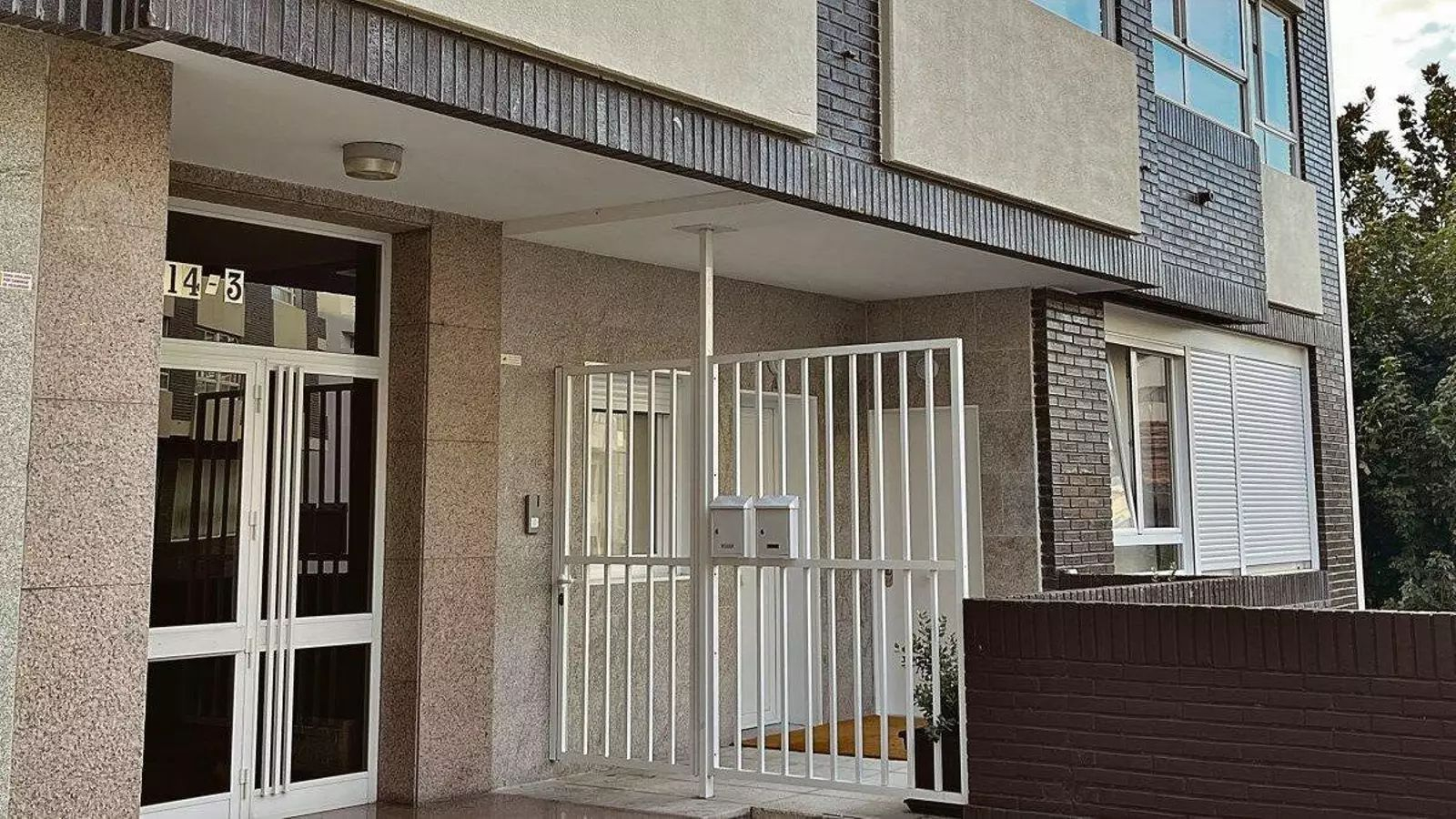 Uno de los primeros bajos reconvertidos en vivienda en Vigo.