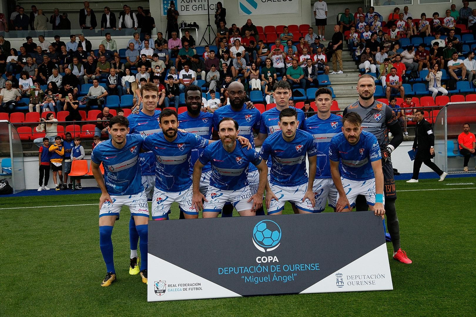 La alineación del CD Barco.