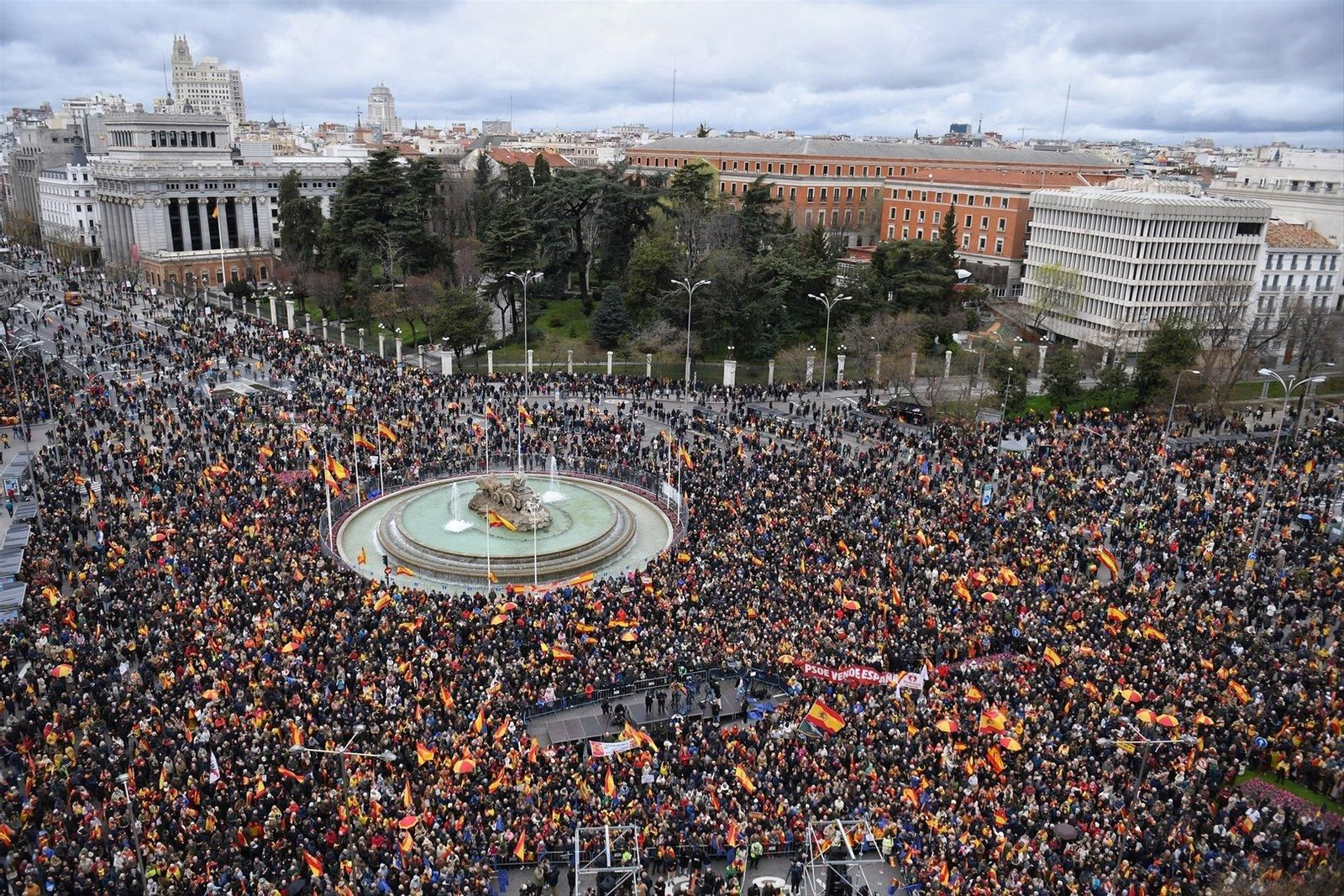 Miles de personas se manifiestan en Madrid para pedir la dimisión de ...