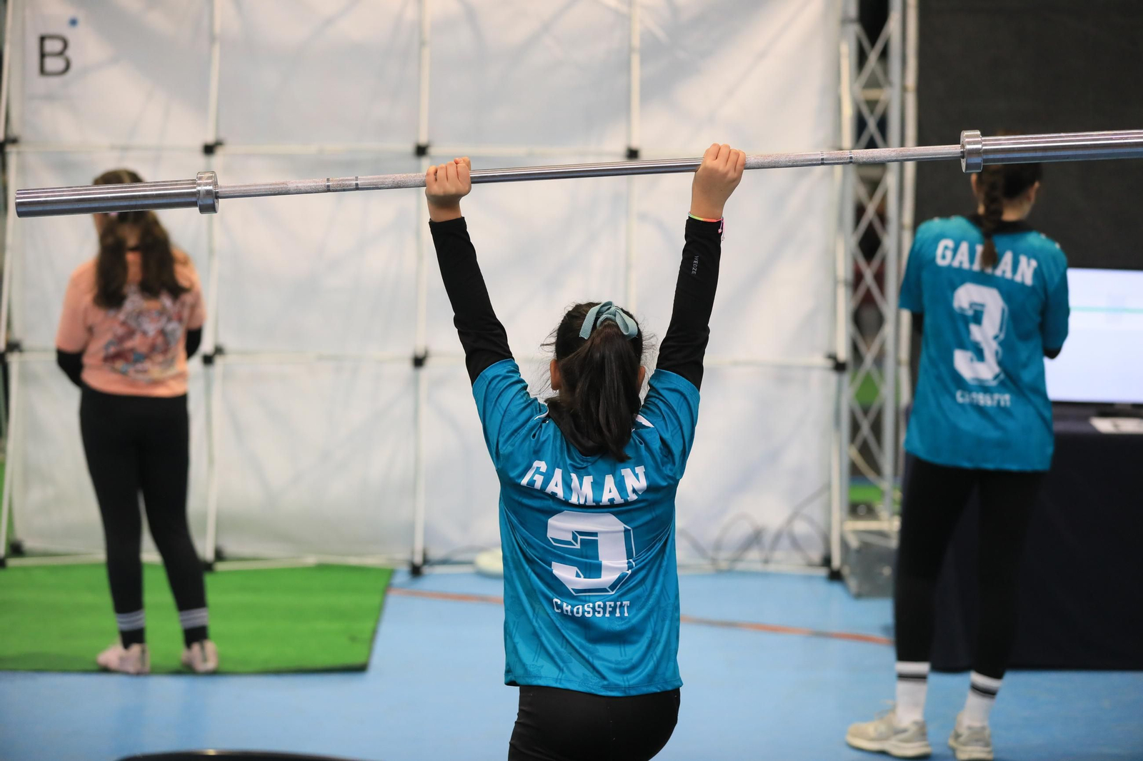 Galería | El futuro de la halterofilia gallega se cita en Oira