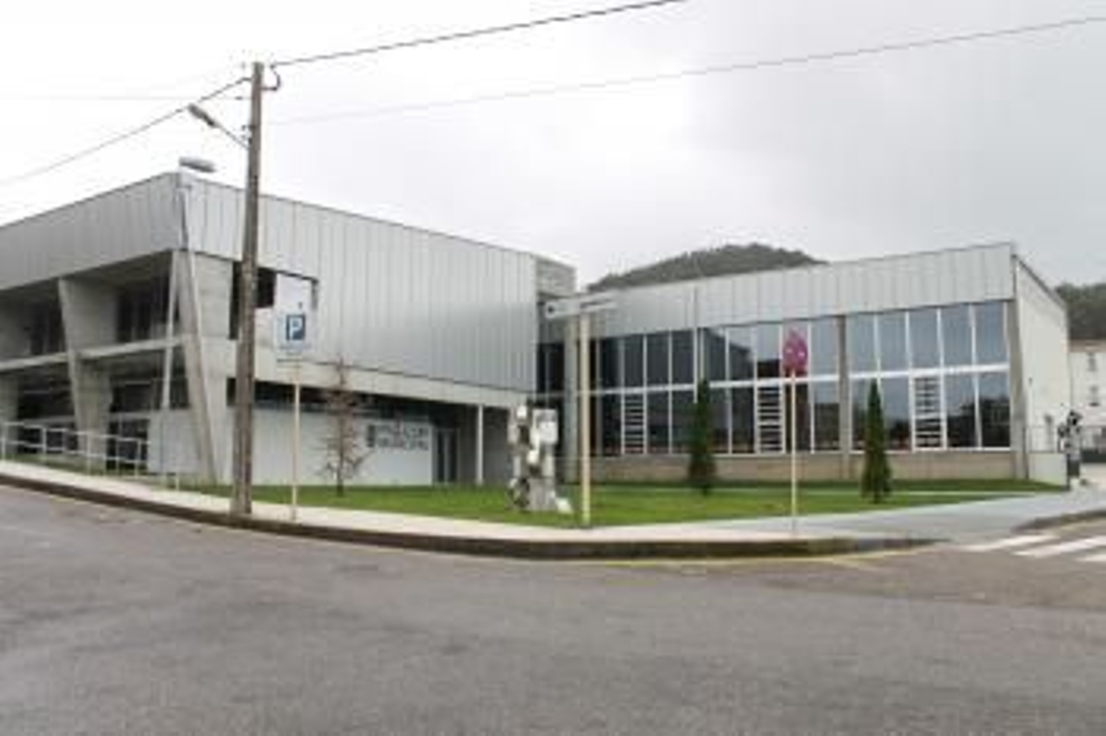 Las instalaciones del pabellón municipal de Baiona ofrecen mayor variedad de actividades tras su ampliación.