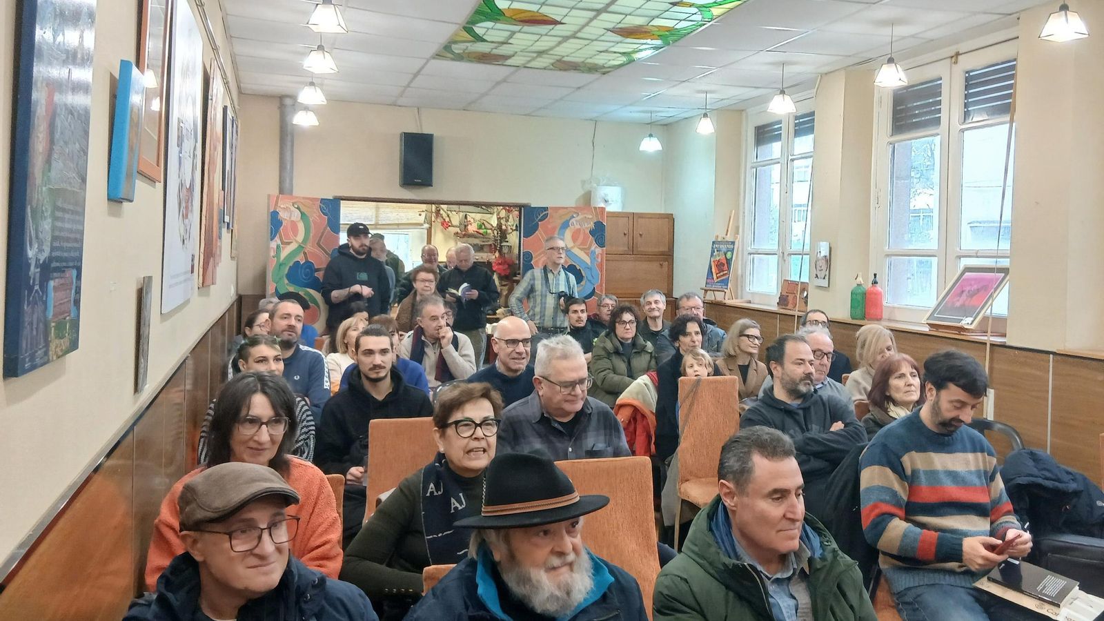 El público llenó la sala de Andén I a pesar del clima.