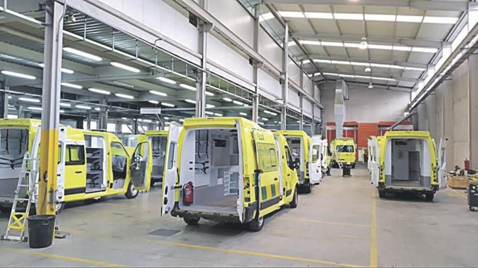 Rodríguez López Auto se dedica a la fabricación de ambulancias en San Cibrao
