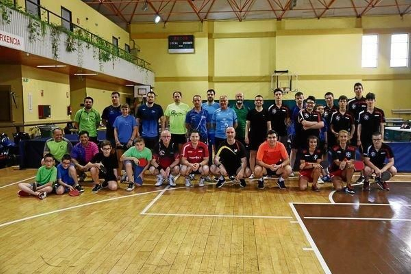 Foto de familia con los competidores que tomaron parte en la Copa Diputación que se celebró en el Pacito.