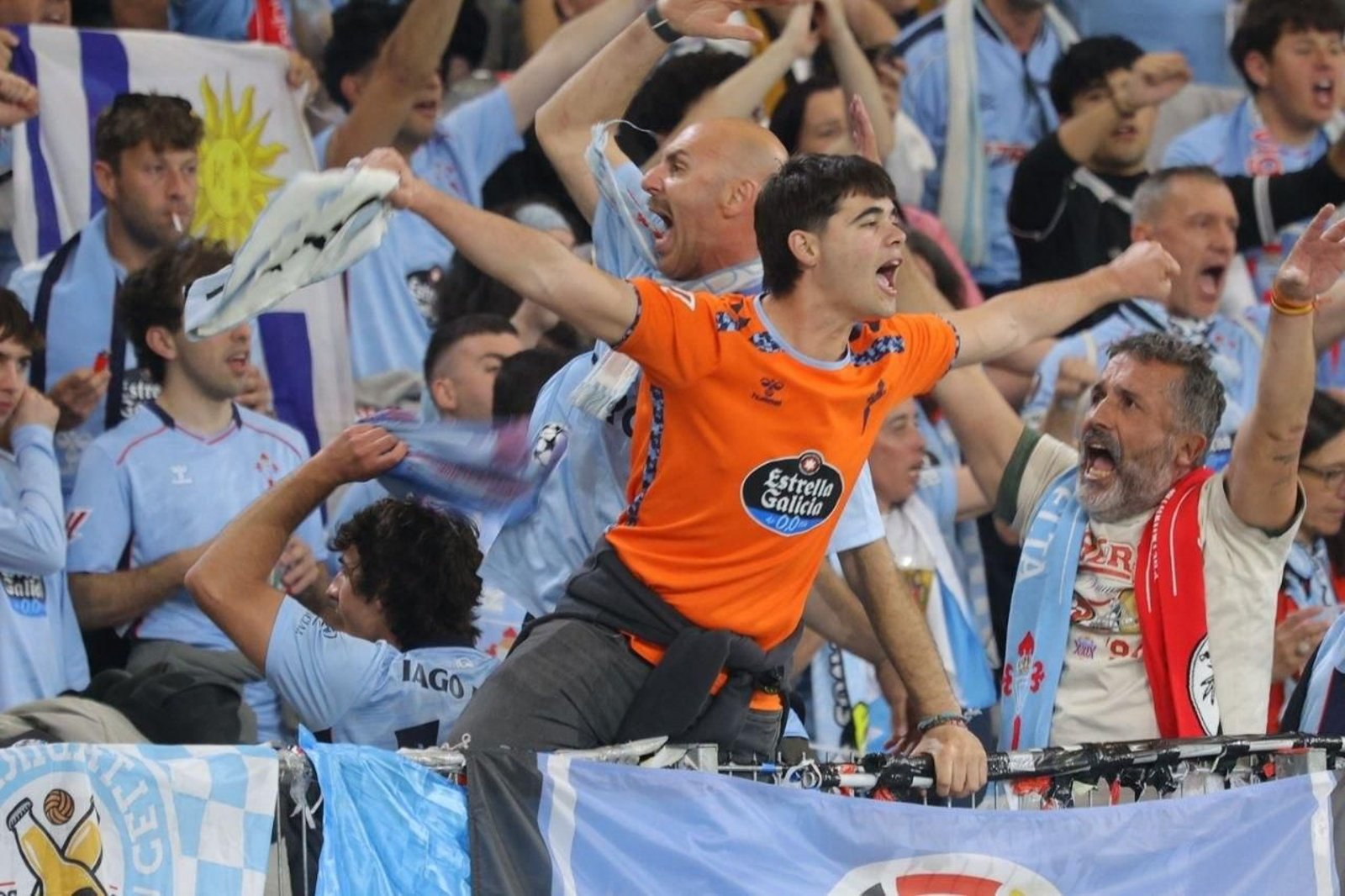 Galería | El Celta y el Friburgo pelean por la ventaja en cuartos de final