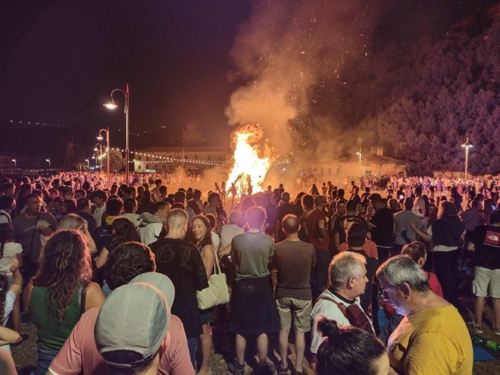 Galería | Las hogueras de San Xoán encienden Vigo y su área