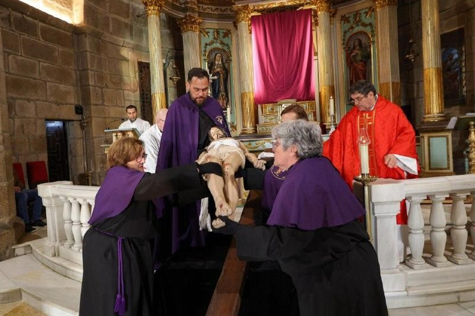 Desenclavo y procesion de la Santo Entierro de Bouzas (14)
