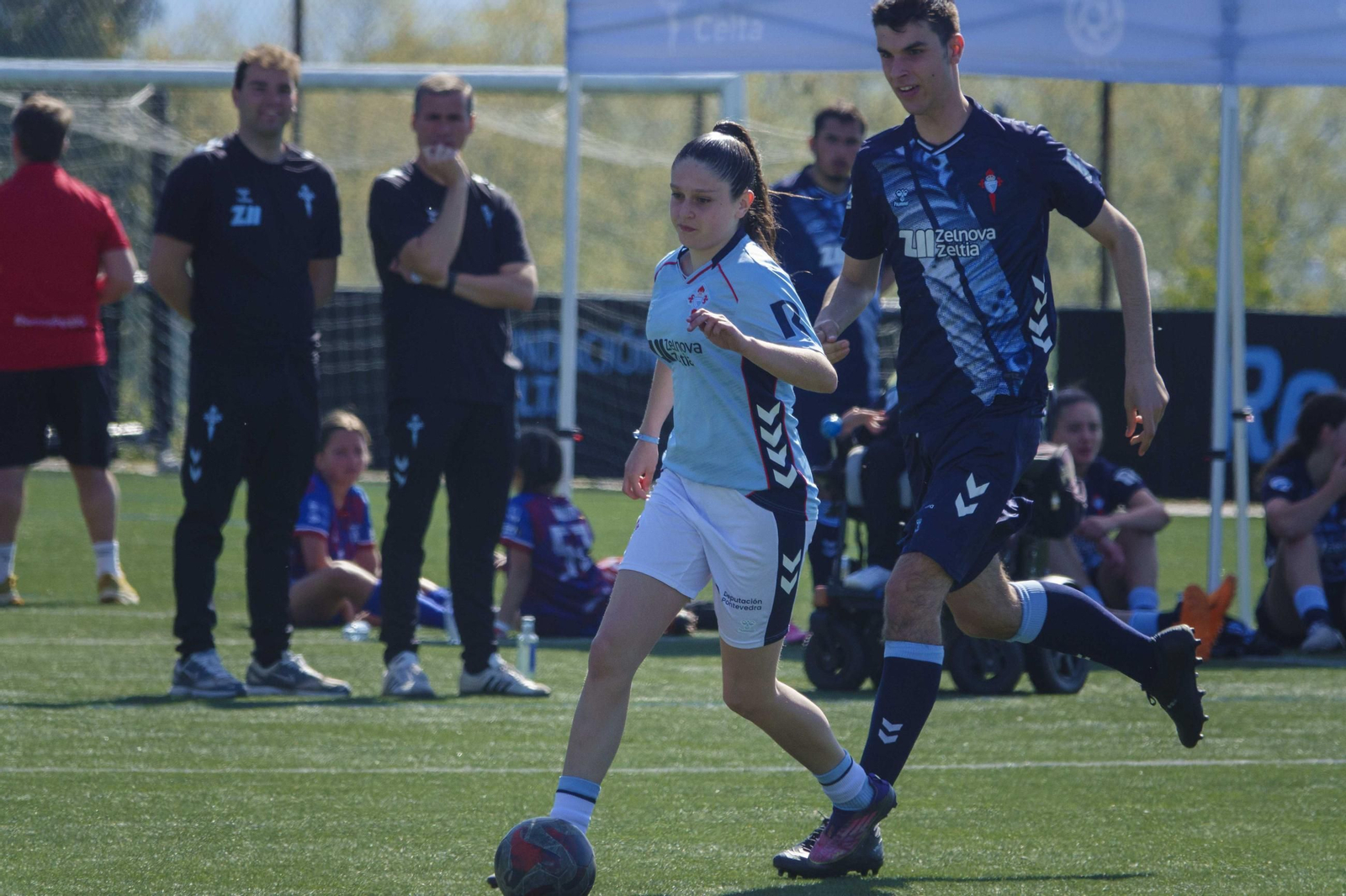 Galería | El fútbol femenino se cita en A Madroa para la II Copa Máis Enerxía