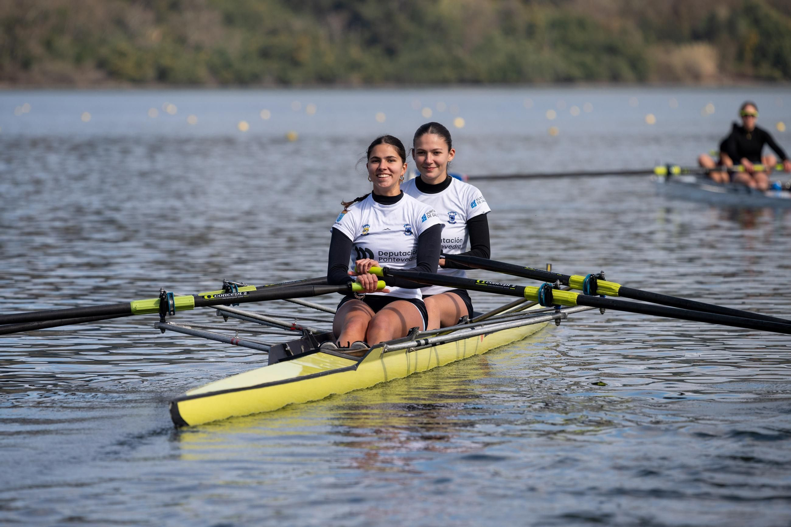 Galería | La Liga Gallega de Remo arranca la temporada en Castrelo de Miño