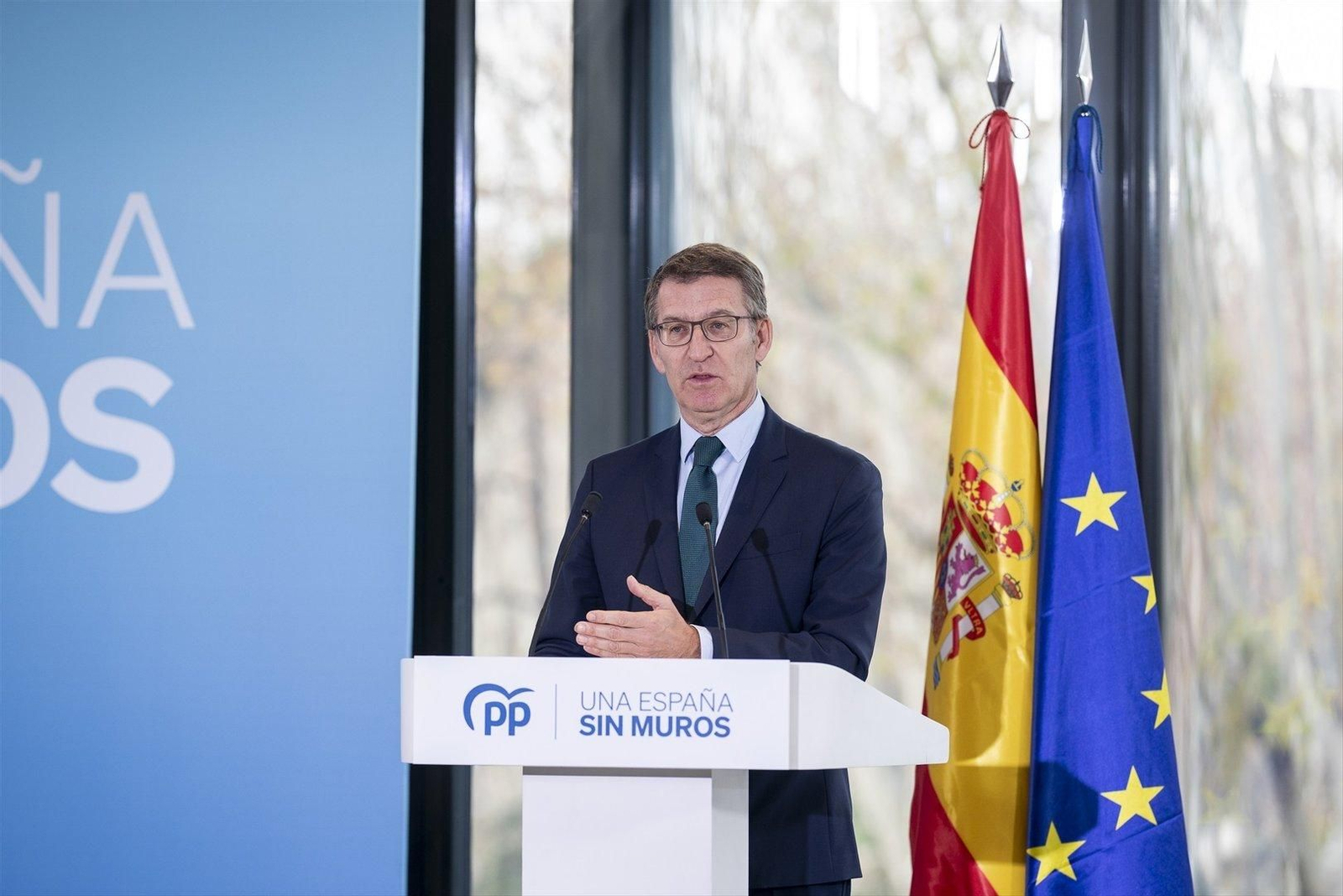 El presidente del Partido Popular, Alberto Núñez Feijóo, durante una rueda de prensa, en el Hotel VP (EP).
