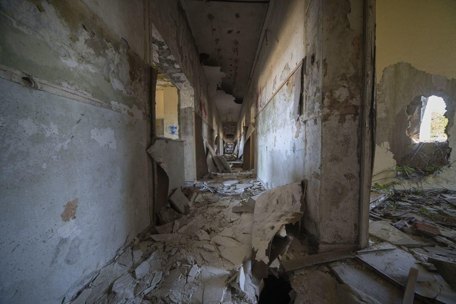 El estadio ruinoso de otro de los pasillos