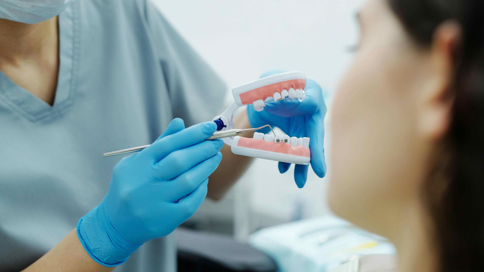 Ourense solo cuenta con 12 dentistas públicos, situándose en último lugar entre las provincias gallegas.