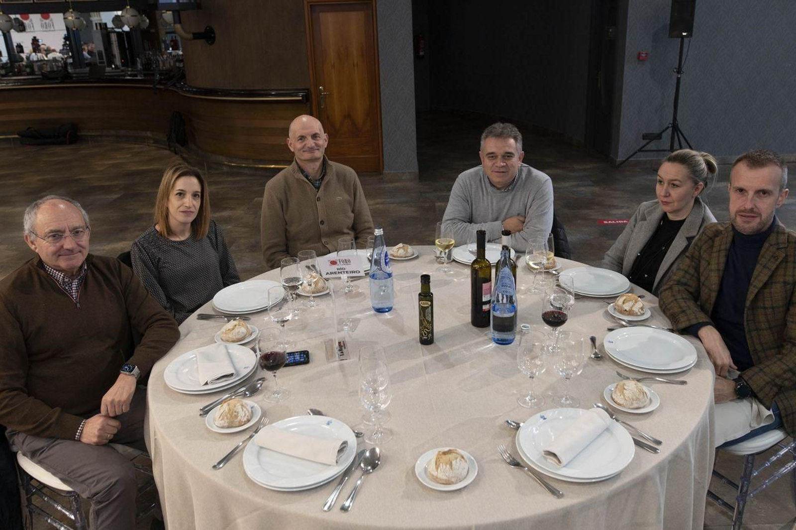 MESA RÍO ARENTEIRO | Joaquín Expósito, director del CIFP As Mercedes (Lugo); Eva Fachado, directora del IES Vilamarín; Manuel Hermo Piñeiro, director del CIFP Carlos Oroza (Pontevedra); Aurelio Rodríguez, director del IES Manuel Chamoso Lamas (O Carballiño); Fátima Ínsua, directora del CIFP Fraga do Eume (Pontedeume), y Fernando López, director del CIFP Rodolfo Ucha Piñeiro (Ferrol).
