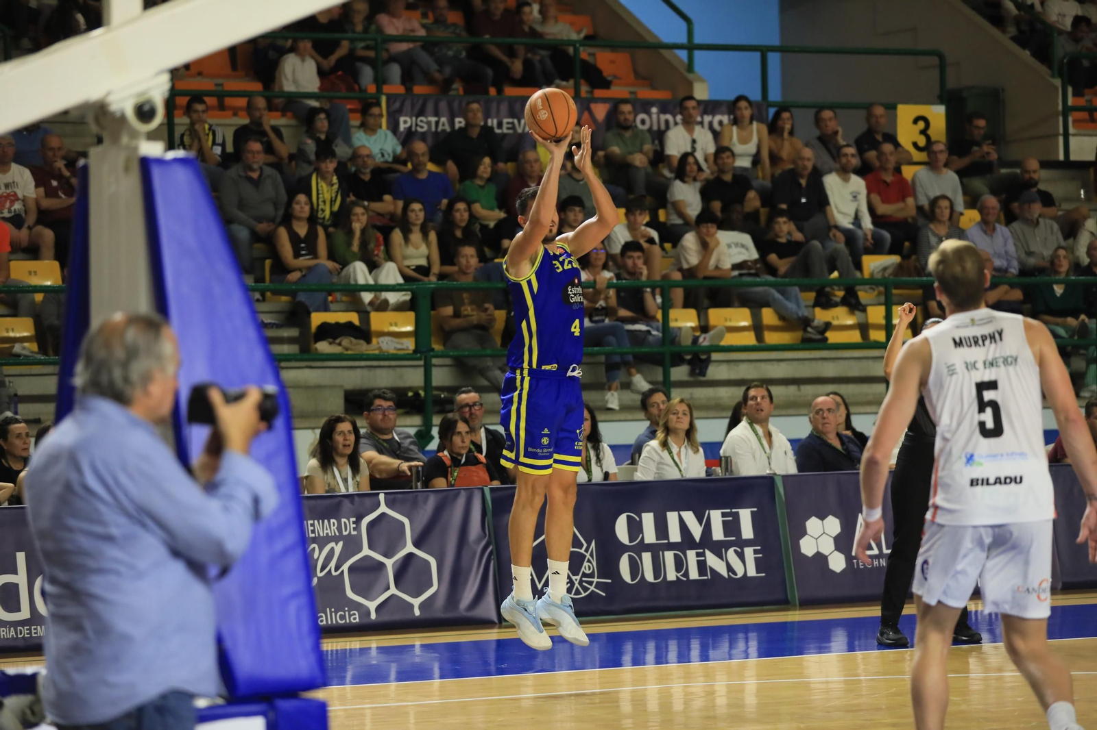 Galería | El Pazo y el COB sufren la primera derrota de la temporada ante el Cantabria