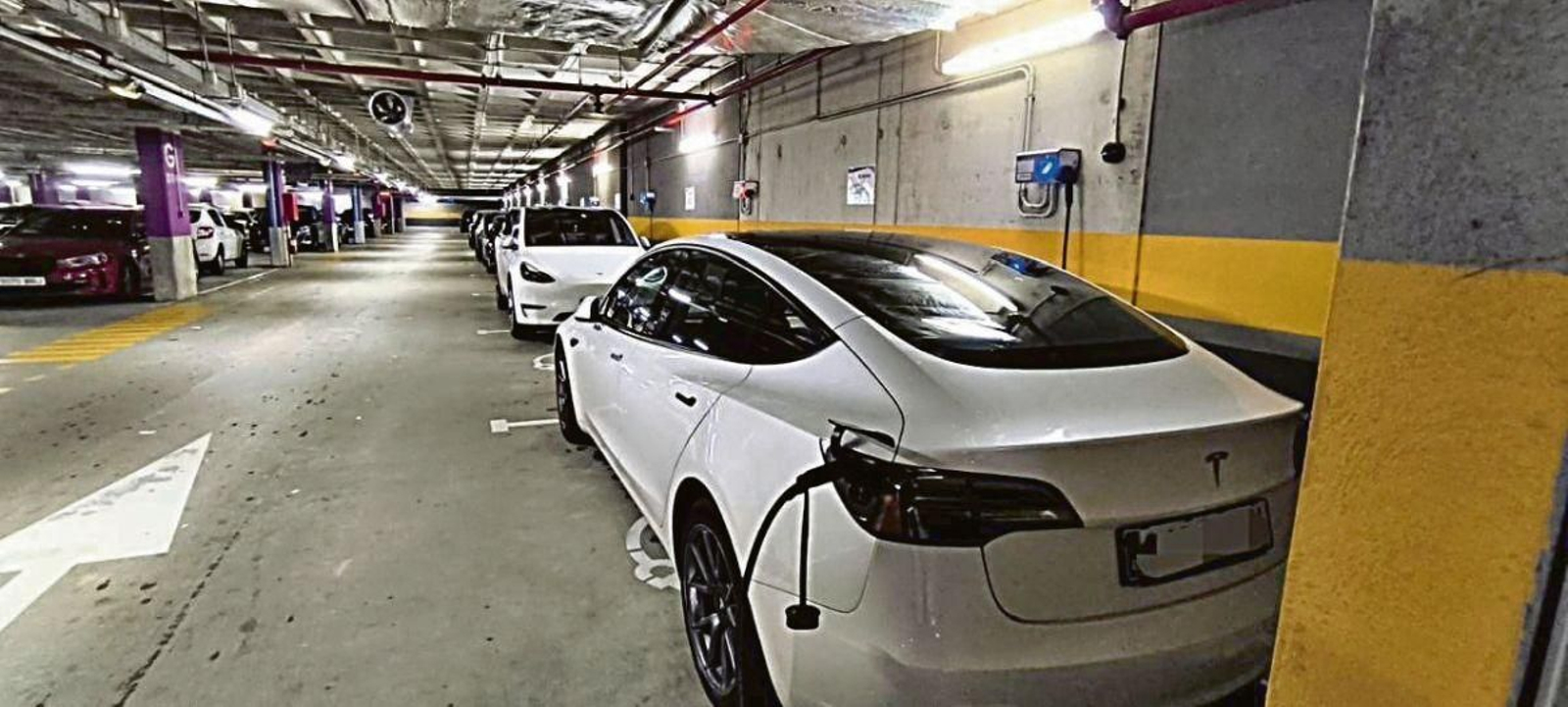 Las plazas con los puntos de recarga tienen una elevada demanda en el Cunqueiro.