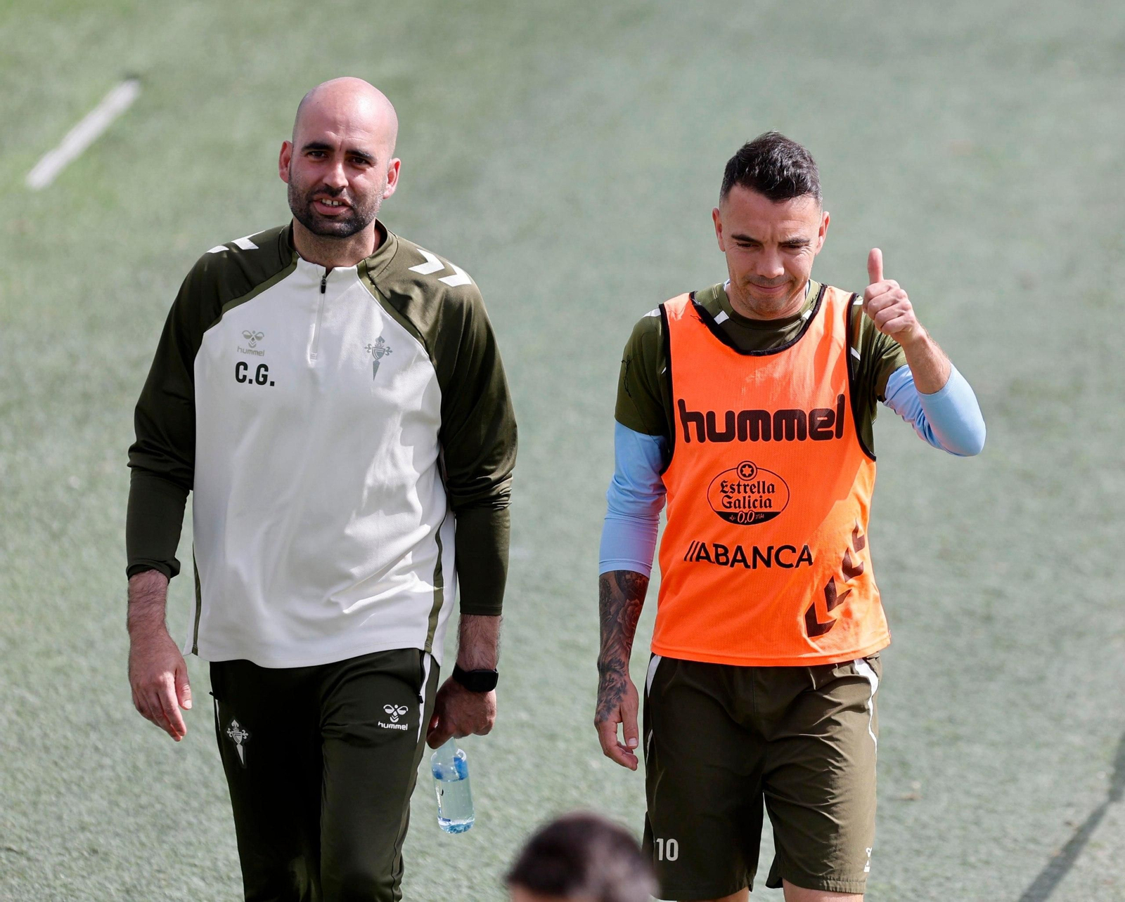 Galería | Aspas sonríe tras sellar su continuidad en el Celta