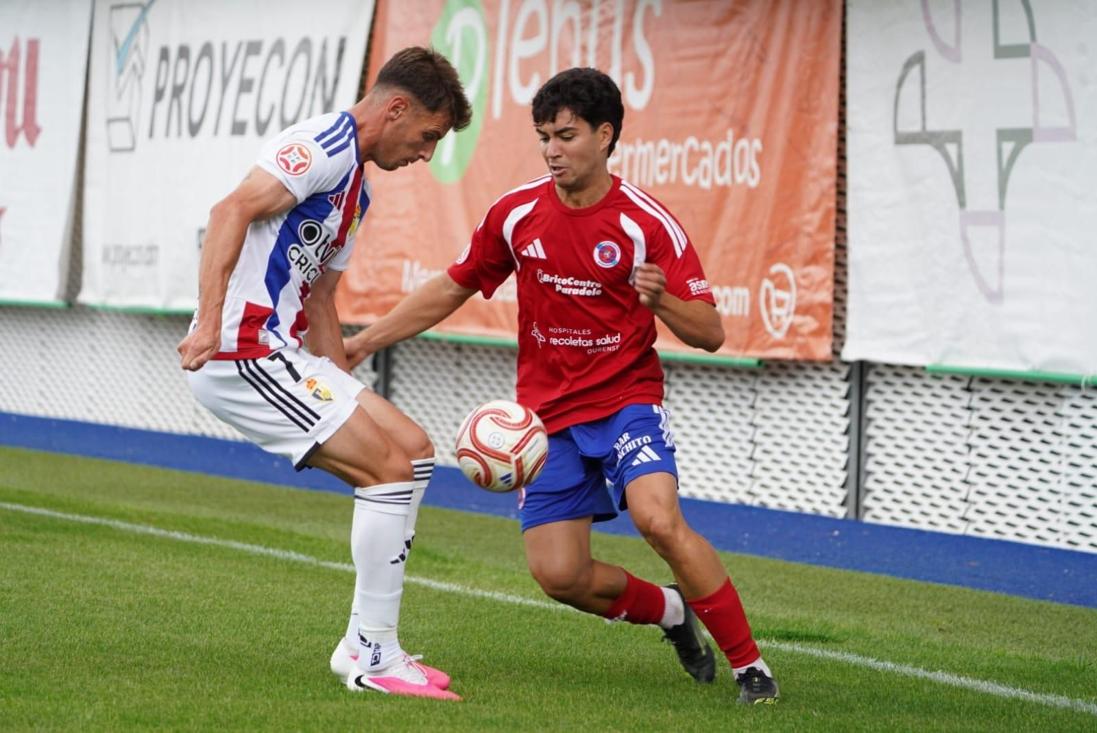 Galería | O Couto disfruta con el estreno de la UD Ourense en Primera Federación, en fotos
